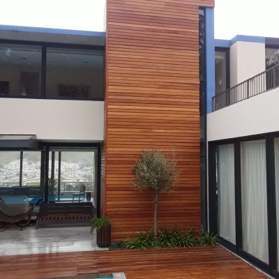 Back view Kezner estate